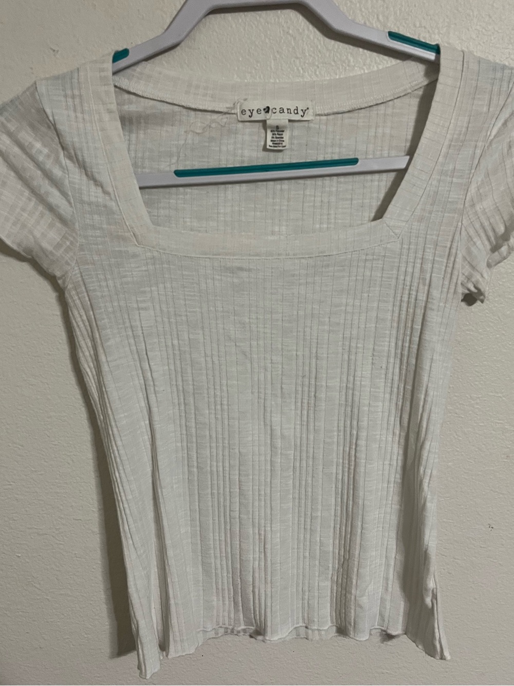 Eye Candy Ribbed Crop Top - Picture 2 of 3